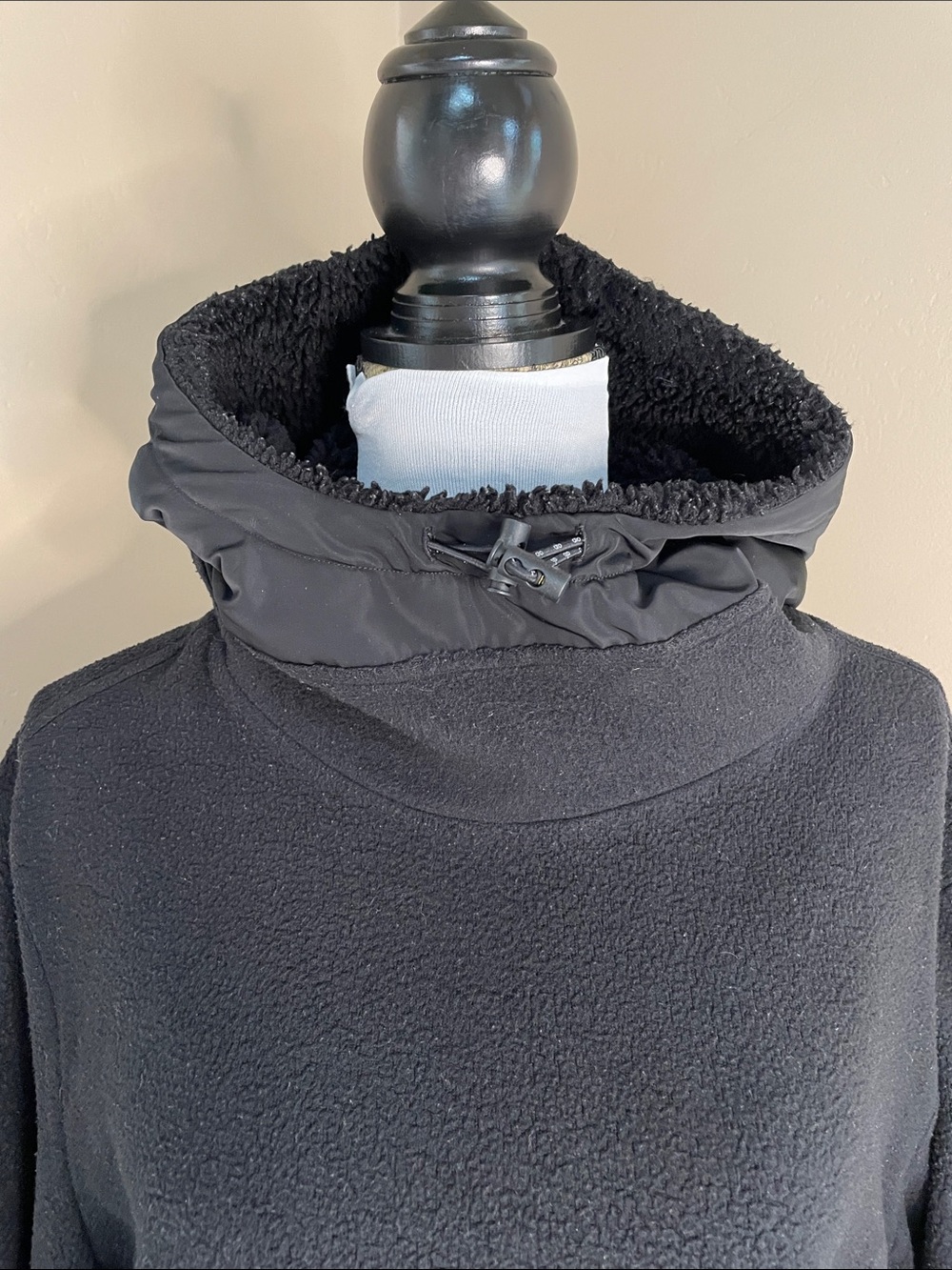 Alo Women’s Black Sherpa Funnel Neck Fleece Hoodie, Small - Picture 2 of 7